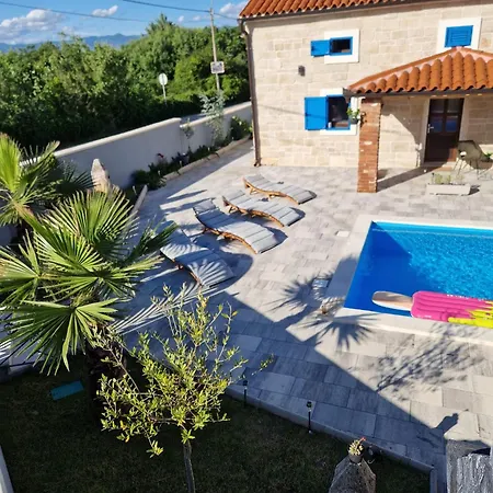 Hébergement de vacances Kristina *